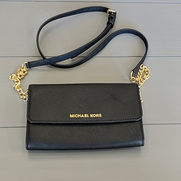 Michael Kors MK Medium Jet Set Black/Gold Trim Crossbody Handbag Adjustable - Picture 1 of 7